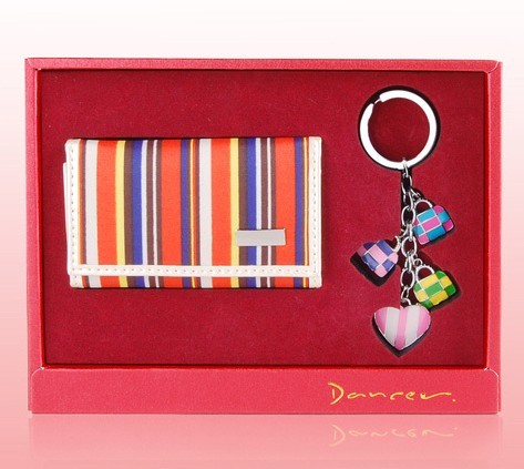 �̄�(w��)��Ʒ���b Ů