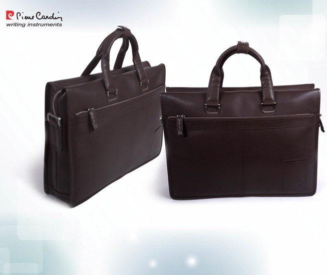 Ƥ������Pierre Cardin��(j��ng)����ʿ��Ƥ��๫�İ�PC106F2��ɫ