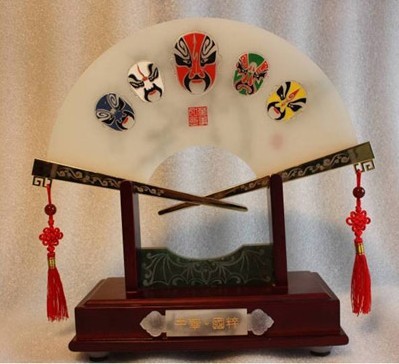 ���A����