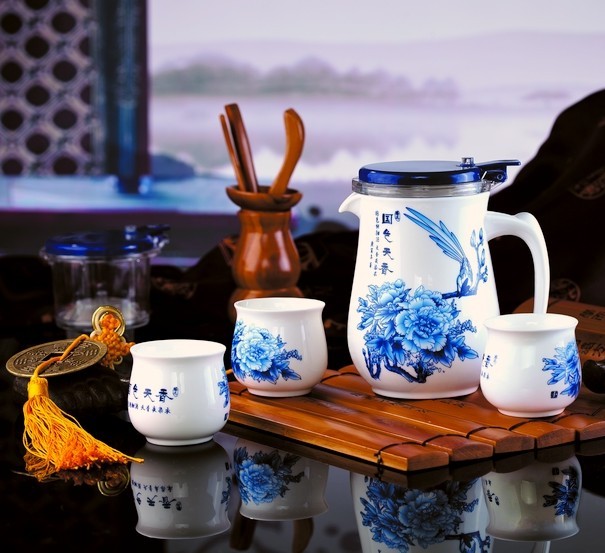 �໨�� ��ɫ����ˮ�� �豭���b���б��h�ݱ�