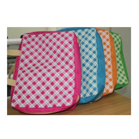 �r�������ռ{��